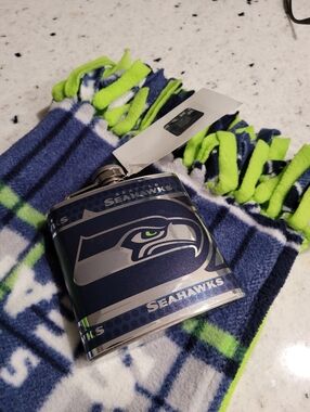 Seahawks Flask & Scarf Seattle